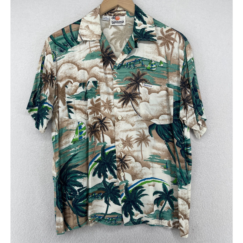 WINDSWEPT in the BAHAMAS Shirt Mens M Hawaiian Palm Tree Camp Short Sleeve Green